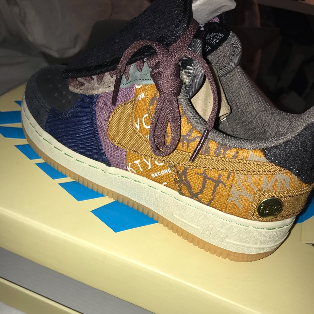 Travis Scott AF1 “cactus jack”
